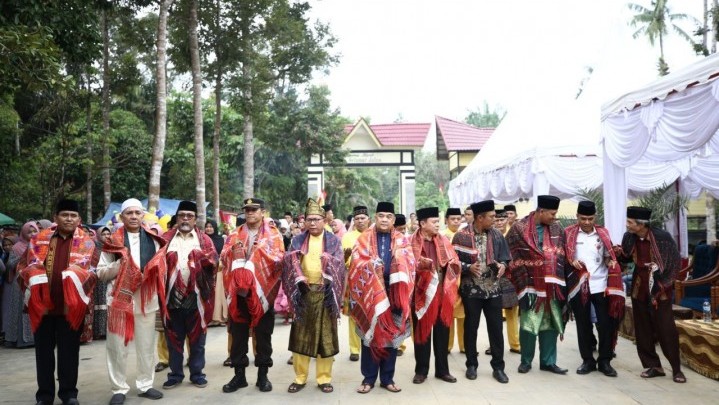 Wagubri Hadiri Acara Tahunan Mandai Ulutaon di Rohul