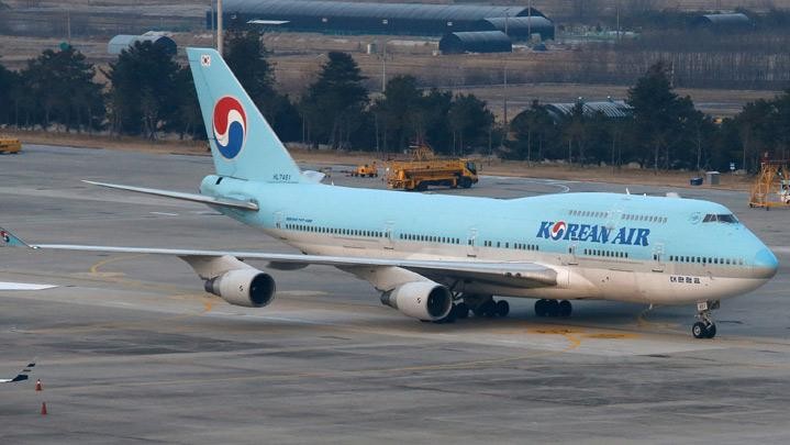 Peluru Ditemukan di Pesawat, Ratusan Penumpang Dievakuasi