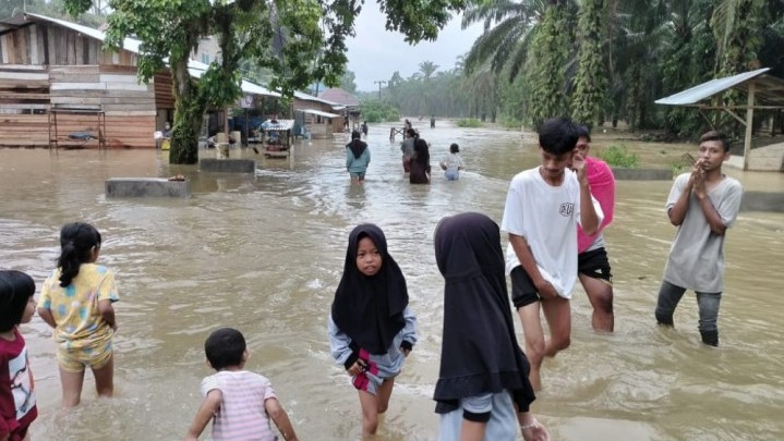 1.991 Jiwa Terdampak Terdampak Banjir di Timpeh Dharmasraya 1.991 Jiwa Terdampak Terdampak Banjir di Timpeh Dharmasraya
