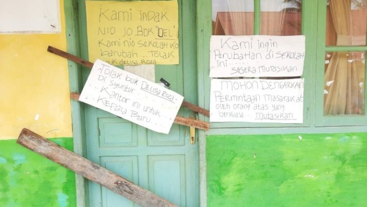 Kepsek Ditolak, SD di Pesisir Selatan Disegel Warga