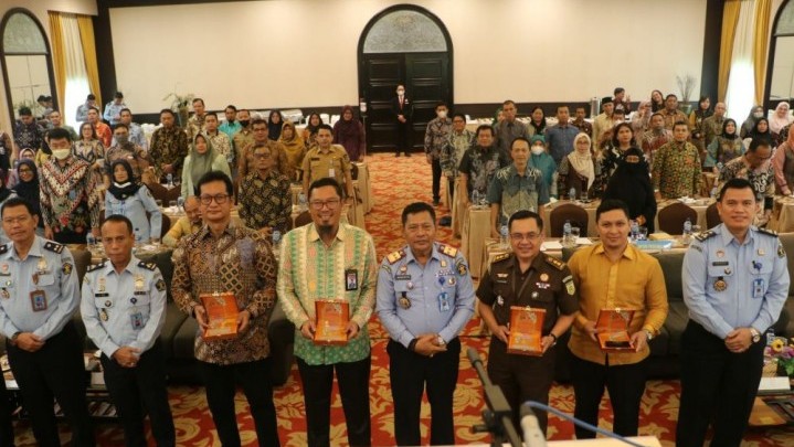 Kemenkumham Riau Gelar Rakor Lembaga Pengawas Notaris Kemenkumham Riau Gelar Rakor Lembaga Pengawas Notaris