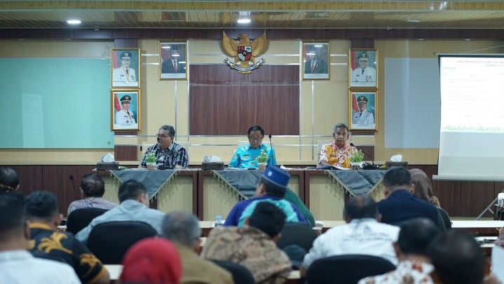Rapat evaluasi realisasi penggunaan keuangan Pemkab Inhil