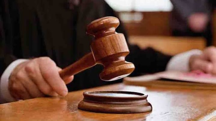 Hakim Vonis Setahun Penjara Mantan Kepsek dan Bendahara SMKN 1 Kota Batam Hakim Vonis Setahun Penjara Mantan Kepsek dan Bendahara SMKN 1 Kota Batam