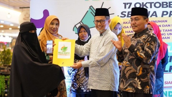 Kewajiban Sertifikat Halal Ditegaskan Pemprov Riau Kewajiban Sertifikat Halal Ditegaskan Pemprov Riau