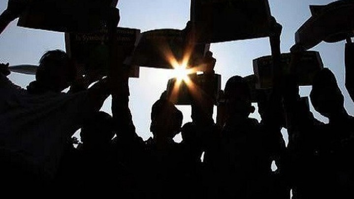 Mahasiswa Terluka saat Unjuk Rasa di Depan Mapolresta Barelang