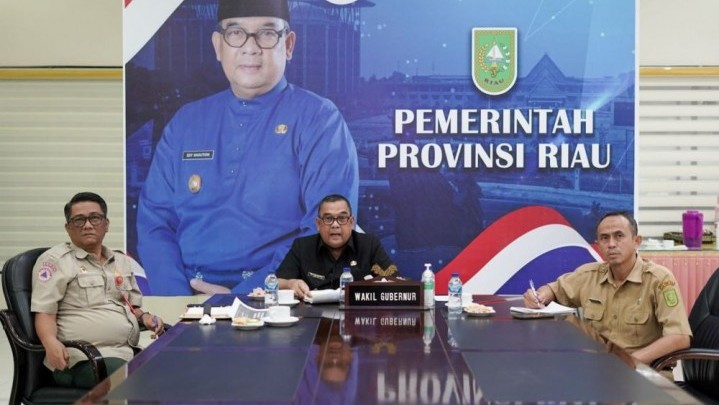 Menko Luhut Ingatkan Pemprov Riau Dampak Kerugian Akibat Karhutla Menko Luhut Ingatkan Pemprov Riau Dampak Kerugian Akibat Karhutla