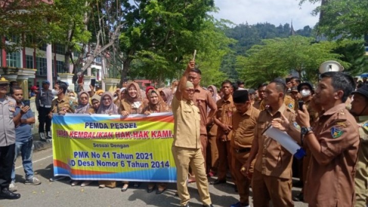 Pemkab Pessel Akhirnya Sepakati Tuntutan Perangkat Nagari