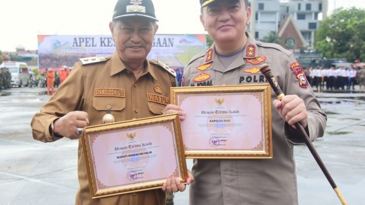 Penghargaan Penanganan Karhutla Diterima Pemkab Inhil Penghargaan Penanganan Karhutla Diterima Pemkab Inhil