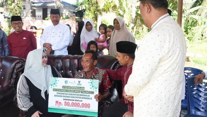 Satu Rumah Satu Kecamatan Jadi Program Bedah Rumah Baznas Bengkalis