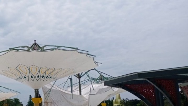 Lama Waktu Perbaikan Payung Elektrik Masjid Annur yang Rusak Belum Bisa Dipastikan