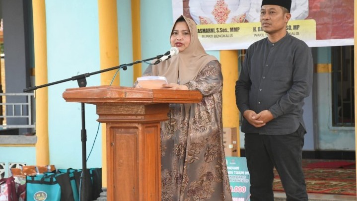 Bupati Bengkalis Janji Akan Tuntaskan Peningkatan Jalan Bantan Air ke Muntai Bupati Bengkalis Janji Akan Tuntaskan Peningkatan Jalan Bantan Air ke Muntai