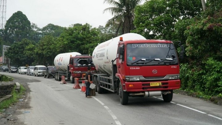 Jalur Satu Arah Bukittinggi-Sicincin Diuji Coba Jalur Satu Arah Bukittinggi-Sicincin Diuji Coba