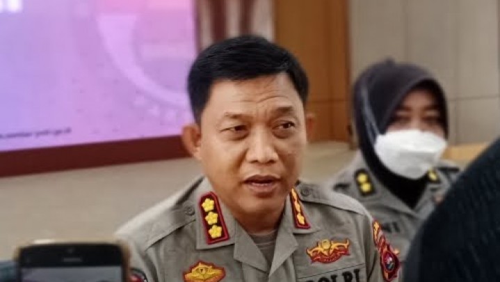 Belasan Warga Payakumbuh Laporkan Biro Perjalanan Umrah ke Mapolda Belasan Warga Payakumbuh Laporkan Biro Perjalanan Umrah ke Mapolda