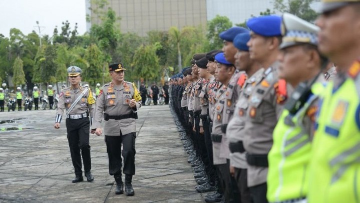 Polda Riau Terjunkan Tiga Ribu Personel saat Idul Fitri 1444 H Polda Riau Terjunkan Tiga Ribu Personel saat Idul Fitri 1444 H