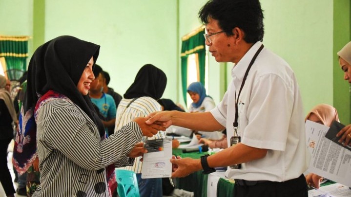 Warga Terdampak Ledakan Kilang Dumai Akhirnya Terima Kompensasi Warga Terdampak Ledakan Kilang Dumai Akhirnya Terima Kompensasi