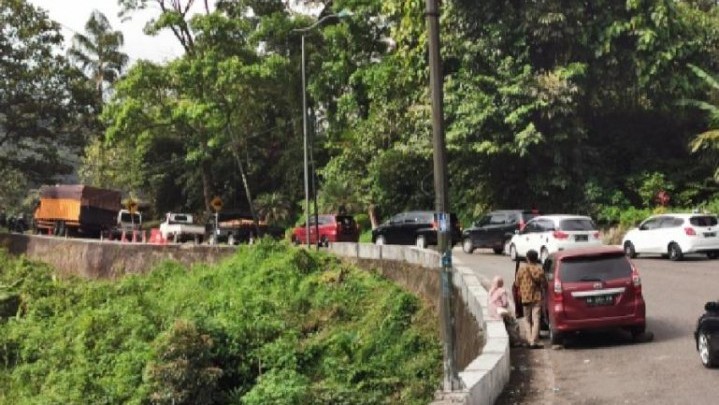 Sistem One Way Padang-Bukittinggi Dinilai Pengendara Percuma Sistem One Way Padang-Bukittinggi Dinilai Pengendara Percuma