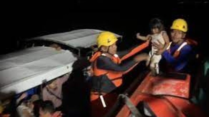 Mesin Mati, Penumpang Kapal Wisata Terombang Ambing di Perairan Rupat Mesin Mati, Penumpang Kapal Wisata Terombang Ambing di Perairan Rupat