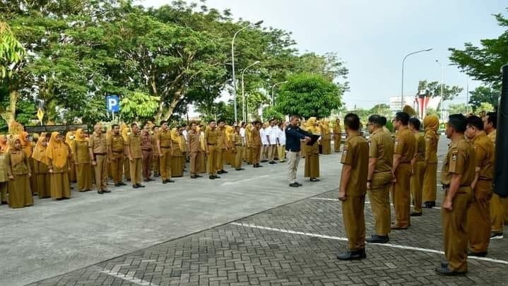 Sanksi Menanti Bagi 6 ASN Pemko Padang Bolos di Hari Pertama Kerja Sanksi Menanti Bagi 6 ASN Pemko Padang Bolos di Hari Pertama Kerja