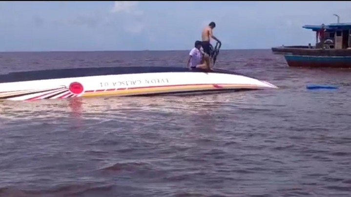 Nahkoda dan ABK Kapal Evelyn Calisca 01 Diamankan Polda Riau Nahkoda dan ABK Kapal Evelyn Calisca 01 Diamankan Polda Riau