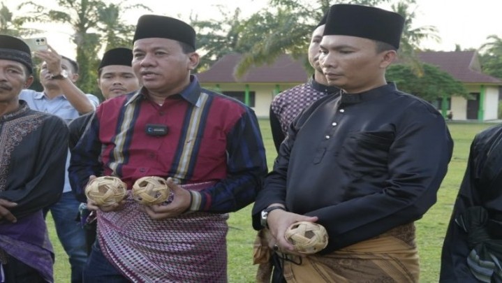 Sepak Rago Tinggi Diharapkan Plt Bupati Kuansing Dapat penghargaan Apresiasi Pariwisata Nasional Sepak Rago Tinggi Diharapkan Plt Bupati Kuansing Dapat penghargaan Apresiasi Pariwisata Nasional