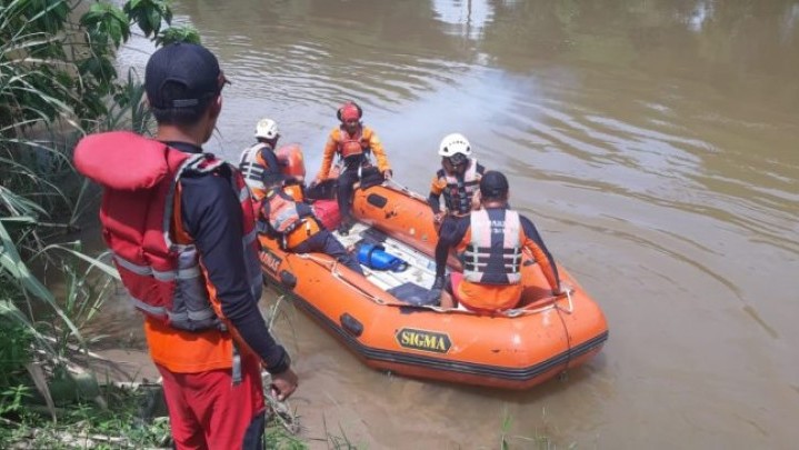 Pemotong Rumput Terseret Arus Sungai di Lima Puluh Kota Pemotong Rumput Terseret Arus Sungai di Lima Puluh Kota