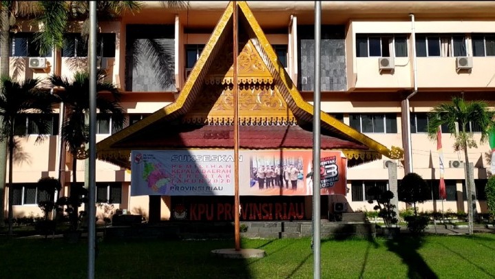 KPU Riau Jamin Profesionalitas Pendaftaran Bacalon Anggota DPD dan DPRD Riau KPU Riau Jamin Profesionalitas Pendaftaran Bacalon Anggota DPD dan DPRD Riau