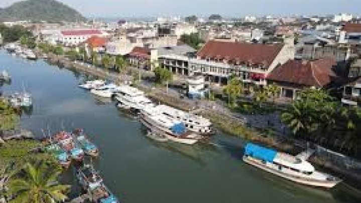 Suhu Kota Padang Tembus 35 Derajat Celcius, Masyarakat Diminta Banyak Minum Air Putih