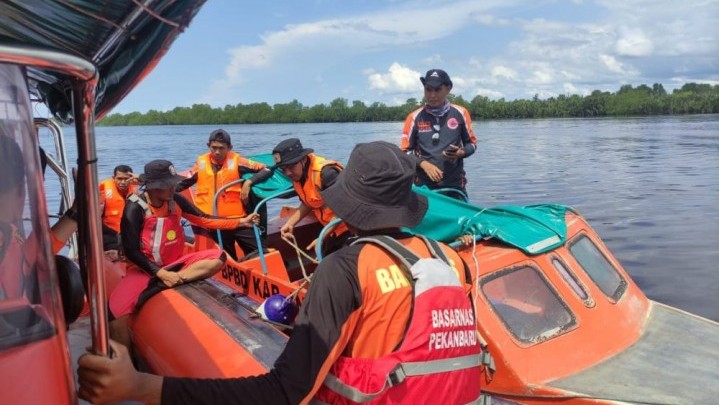 Pompong Terbalik di Inhi , Ini penjelasan Tim SAR