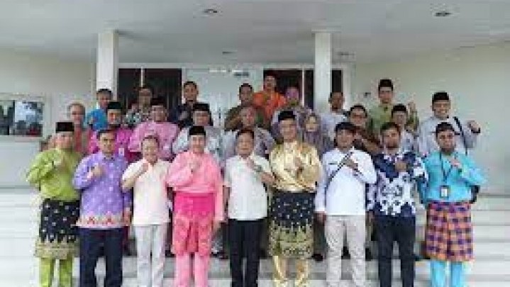 Gubri Syamsuar Mengaku akan Bantu Bangun Jalan di Meranti Gubri Syamsuar Mengaku akan Bantu Bangun Jalan di Meranti