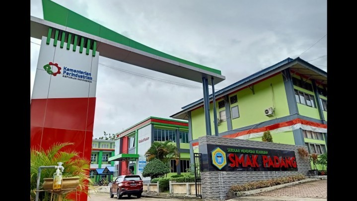 Nilai Akreditasi Tertinggi di Indonesia Disematkan pada SMK-SMAK Padang Nilai Akreditasi Tertinggi di Indonesia Disematkan pada SMK-SMAK Padang