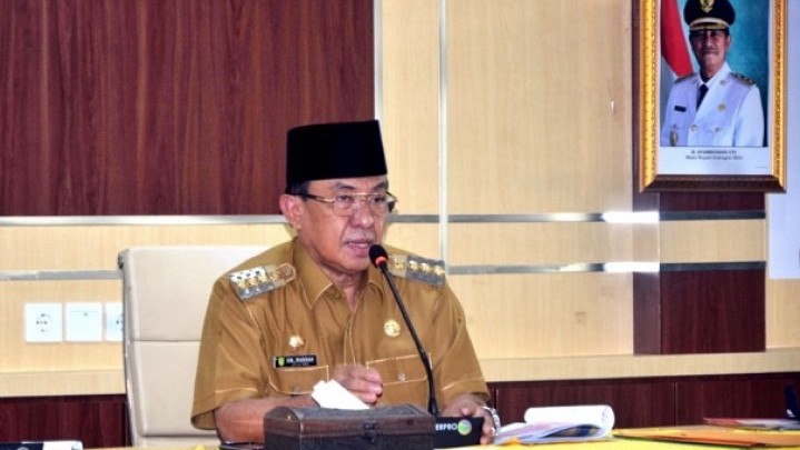 Jalan 3,3 KM di Kempas Rusak Berat, Bupati HM Wardan Beri Instruksi Khusus Jalan 3,3 KM di Kempas Rusak Berat, Bupati HM Wardan Beri Instruksi Khusus