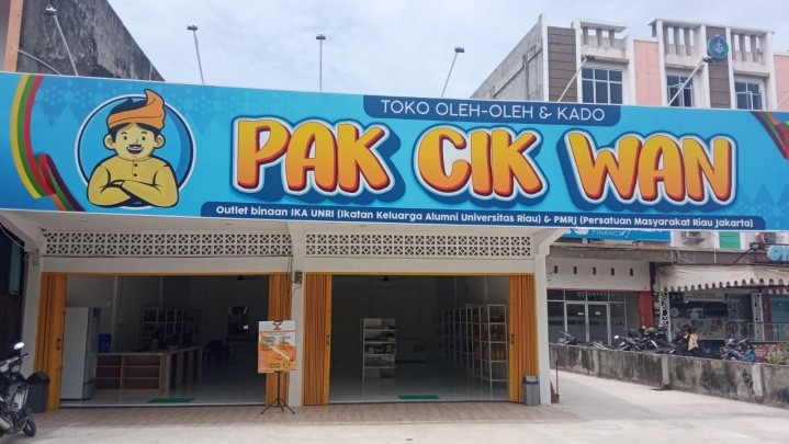 Grand Opening Gerai Oleh-oleh Pak Cik Wan, Gubri Syamsuar: Semoga Maju dan Berkah