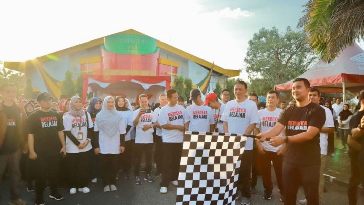 Jalan Sehat Digelar Semarakkan Merdeka Belajar di Riau