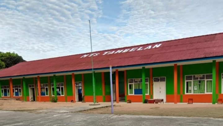 Setelah Berdiri 70 Tahun, Kini Murid Salah Satu MTs di Bintan hanya 5 Siswa Setelah Berdiri 70 Tahun, Kini Murid Salah Satu MTs di Bintan hanya 5 Siswa