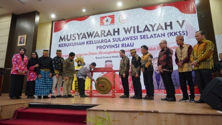 Pejabat Pemprov Minta KKSS Bersinergi Bangun Riau Pejabat Pemprov Minta KKSS Bersinergi Bangun Riau