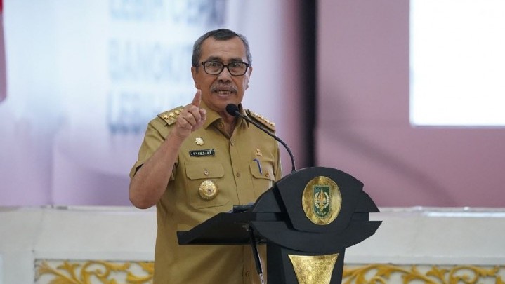 Gubri Mengaku Komitmen Permudah Proses Investasi Gubri Mengaku Komitmen Permudah Proses Investasi