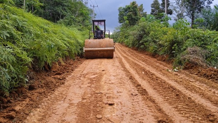 Perbaikan Jalan di Sigaruntang, PUPR Dapat Instruksi Plt Bupati Kuansing Perbaikan Jalan di Sigaruntang, PUPR Dapat Instruksi Plt Bupati Kuansing