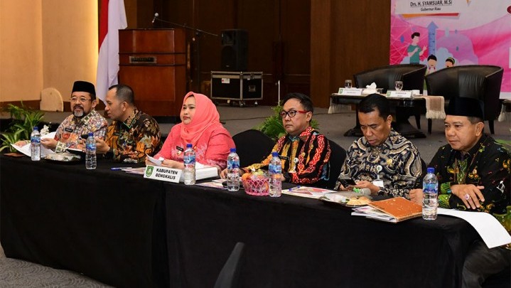 Bupati Kasmarni Paparkan Strategi Jitu Turunkan Stunting Bupati Kasmarni Paparkan Strategi Jitu Turunkan Stunting