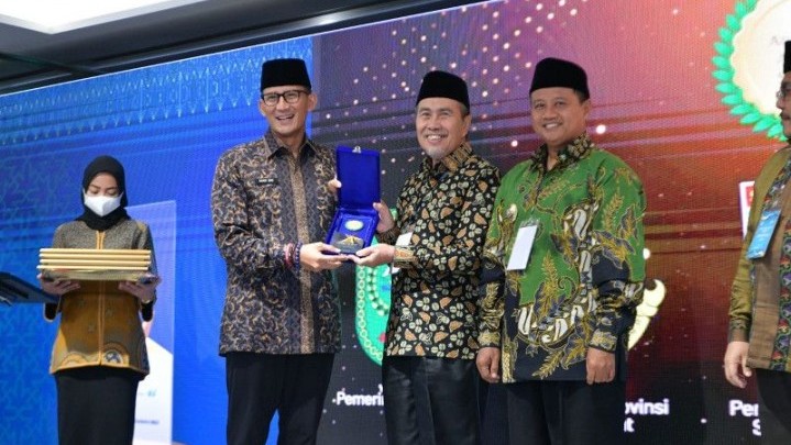 Pemprov Riau Raih Penghargaan Anugerah Adinata Syariah 2023