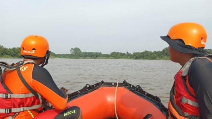 Mahasiswa PCR Tenggelam di Sungai Kampar Desa Teluk Jering Mahasiswa PCR Tenggelam di Sungai Kampar Desa Teluk Jering