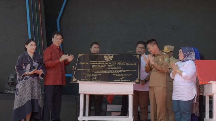Bupati Rohil Resmikan Penggunaan Jalan di Pulau Halang Kubu Babussalam Bupati Rohil Resmikan Penggunaan Jalan di Pulau Halang Kubu Babussalam