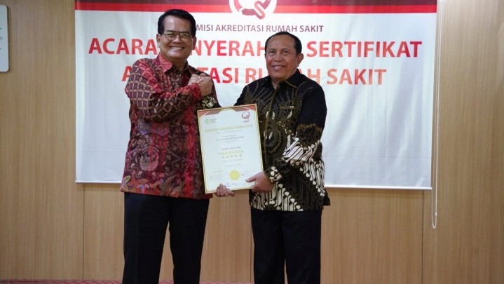 Bupati Sukiman Terima Sertifikat Pelayanan Paripurna RSUD Rohul Bupati Sukiman Terima Sertifikat Pelayanan Paripurna RSUD Rohul