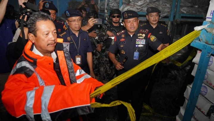 20 Ton Ikan Beku Bermasalah di Batuampar Disegel KKP