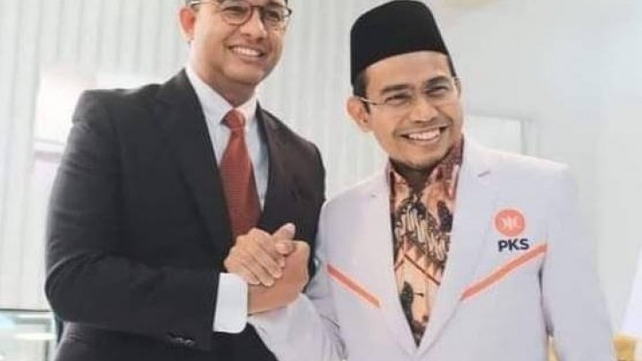 Mengenal Hendry Munief, Pengurus DPP PKS Putra Jati Riau. Berikut Profilnya . . . Mengenal Hendry Munief, Pengurus DPP PKS Putra Jati Riau. Berikut Profilnya . . .