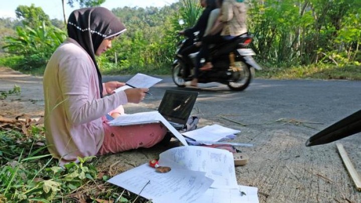 Jumlah Pengguna Internet di Sumbar Salah Satu yang Tertinggi di Indonesia Jumlah Pengguna Internet di Sumbar Salah Satu yang Tertinggi di Indonesia