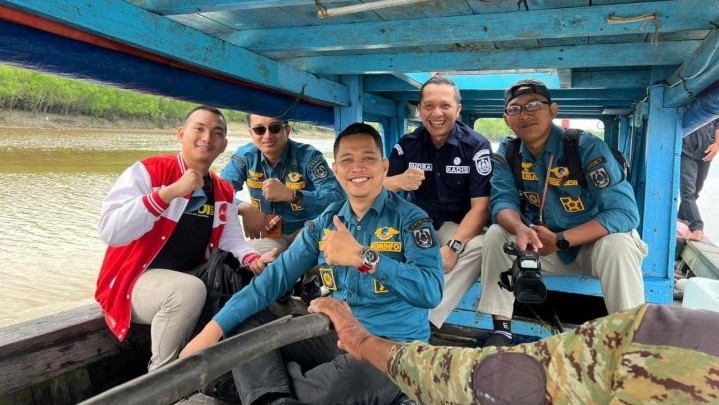 Pesisir Rohil Tak Terjangkau Jaringan Telekomunikasi, Kadis Kominfo Turun ke Lapangan Pesisir Rohil Tak Terjangkau Jaringan Telekomunikasi, Kadis Kominfo Turun ke Lapangan