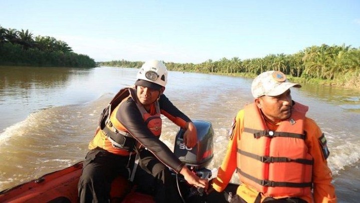 Akhirnya Balita Tercebur ke Sungai di Sasak Pasbar Ditemukan Akhirnya Balita Tercebur ke Sungai di Sasak Pasbar Ditemukan