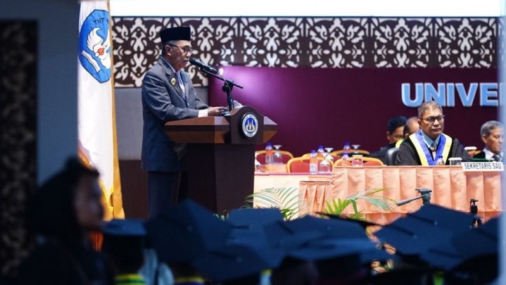 Program Pendidikan di Riau Dipaparkan Gubri dalam Orasi Ilmiah Wisuda UNP Program Pendidikan di Riau Dipaparkan Gubri dalam Orasi Ilmiah Wisuda UNP