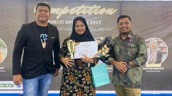 Public Speaking Competition 2023, Mahasiswi Ilmu Komunikasi UIN Suska Riau Juara Pertama Public Speaking Competition 2023, Mahasiswi Ilmu Komunikasi UIN Suska Riau Juara Pertama