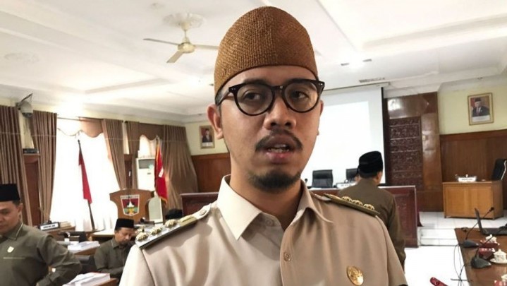 Wako Erman Safar Akui Bukittinggi Lagi Marak Perilaku Seks Menyimpan Wako Erman Safar Akui Bukittinggi Lagi Marak Perilaku Seks Menyimpan